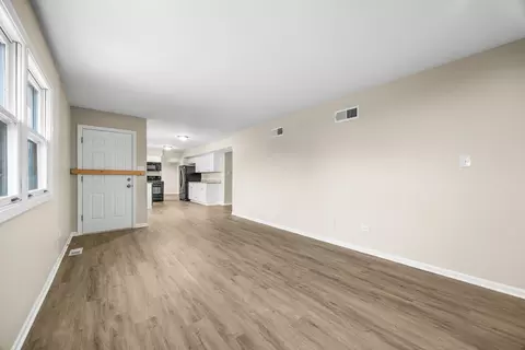 1060 Dover Ln, Aurora, IL 60504 photo 16