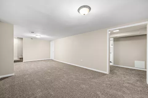 1060 Dover Ln, Aurora, IL 60504 photo 30