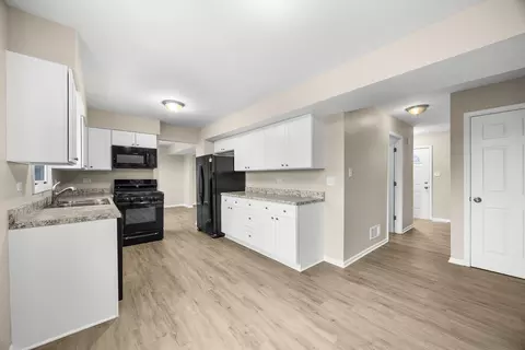 1060 Dover Ln, Aurora, IL 60504 photo 13