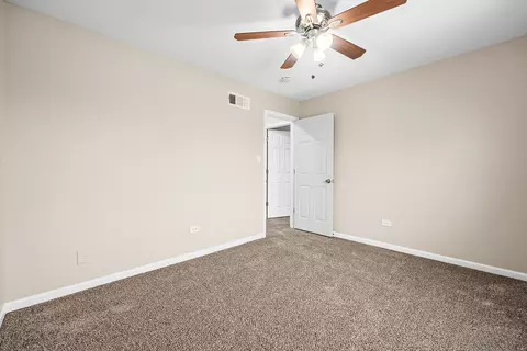 1060 Dover Ln, Aurora, IL 60504 photo 20