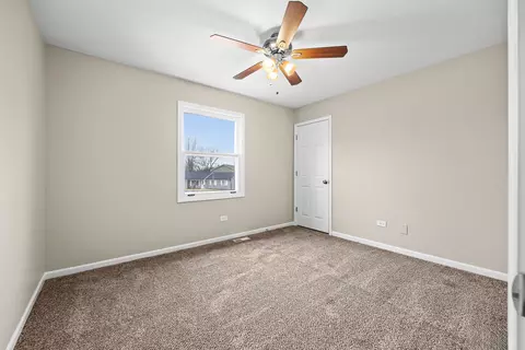 1060 Dover Ln, Aurora, IL 60504 photo 19