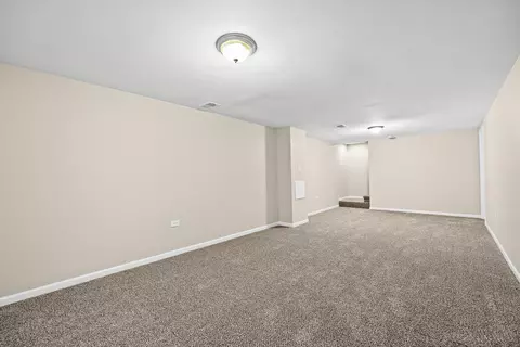 1060 Dover Ln, Aurora, IL 60504 photo 29