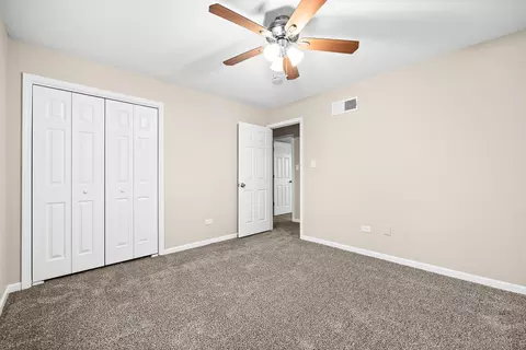 1060 Dover Ln, Aurora, IL 60504 photo 26