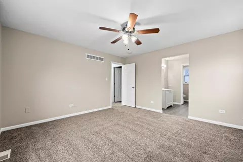 1060 Dover Ln, Aurora, IL 60504 photo 22