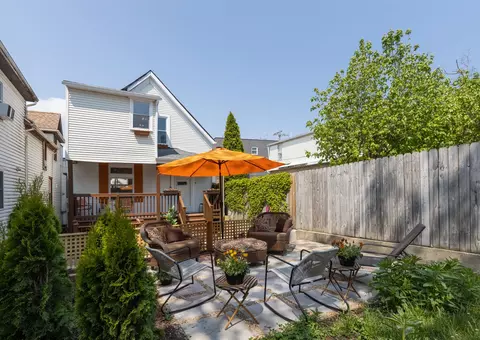 6920 N Clark St, Chicago, IL 60626