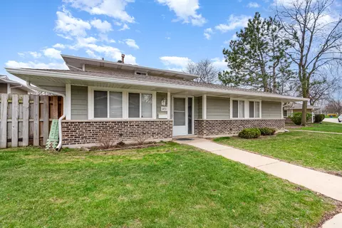 1431 Bear Flag Dr #1, Hanover Park, IL 60133
