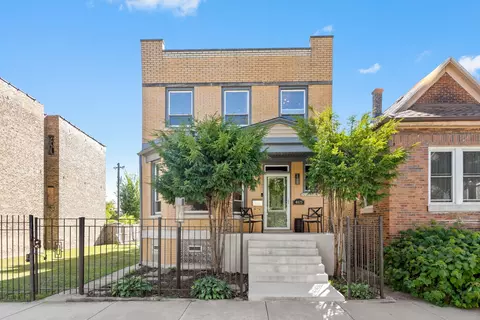 4423 W Gladys Ave, Chicago, IL 60624