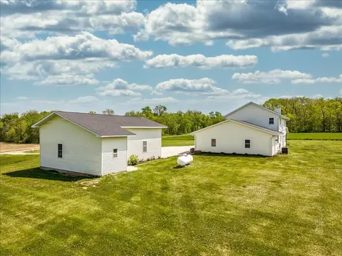 Exterior - 91141 Melugins, Compton, IL 61318 photo 13 of 15