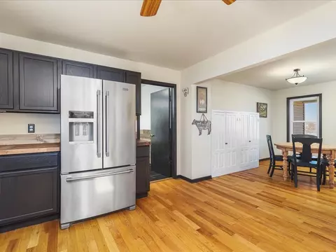 Kitchen - 91141 Melugins, Compton, IL 61318 photo 5 of 6