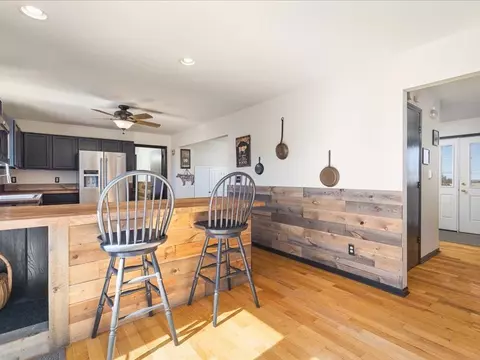 Kitchen - 91141 Melugins, Compton, IL 61318 photo 1 of 6