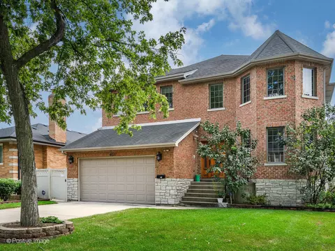 6037 N Legett Ave, Chicago, IL 60646