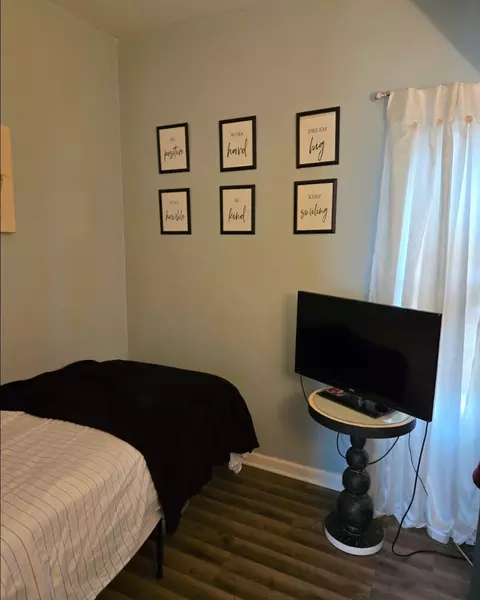 557 E 87th St, Chicago, IL 60619 photo 11