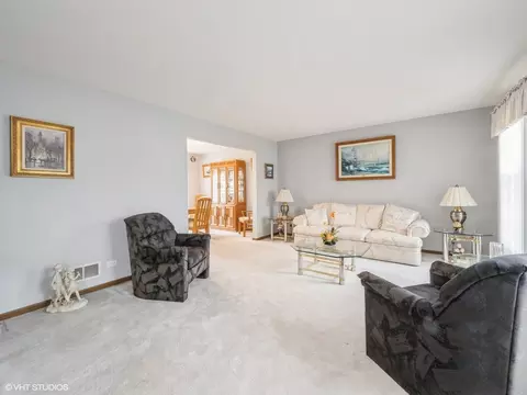 529 Adare Rd, Bartlett, IL 60103 photo 3