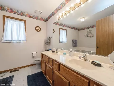 529 Adare Rd, Bartlett, IL 60103 photo 12