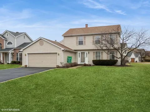 529 Adare Rd, Bartlett, IL 60103