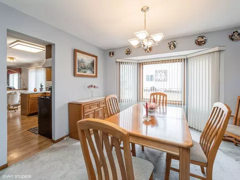 529 Adare Rd, Bartlett, IL 60103 photo 4