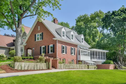 324 S Loomis St, Naperville, IL 60540