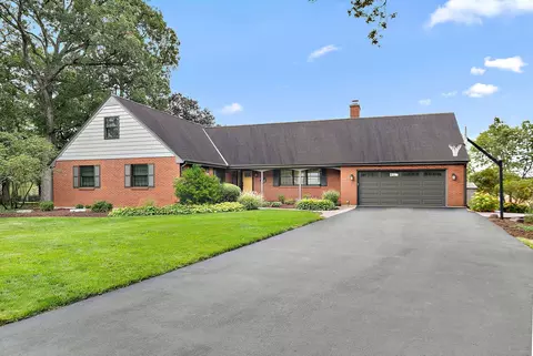 12604 Ellen Dr, Genoa, IL 60135