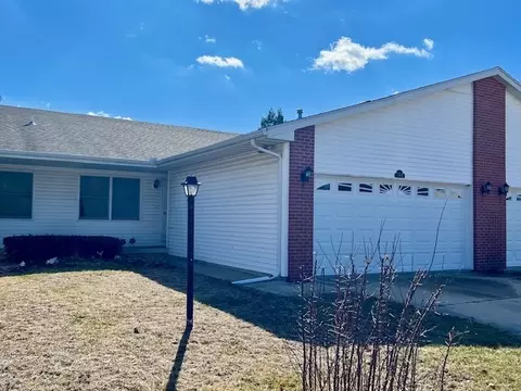 109 W Tomaras Ave #B, Savoy, IL 61874