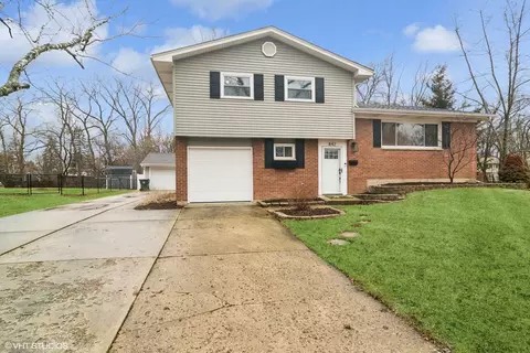 842 E Morris Dr, Palatine, IL 60074