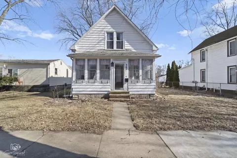360 N Prairie Ave N, Bradley, IL 60915