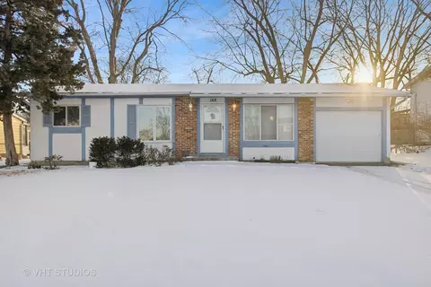 148 Pacific Dr, Bolingbrook, IL 60440