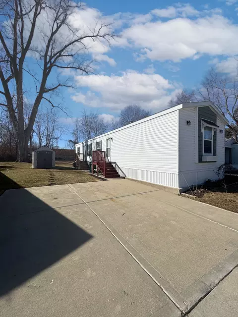 38455 N Sheridan Rd #768, Beach Park, IL 60087