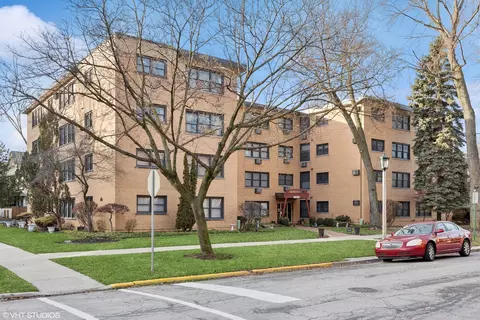 500 Washington Blvd #106, Oak Park, IL 60302