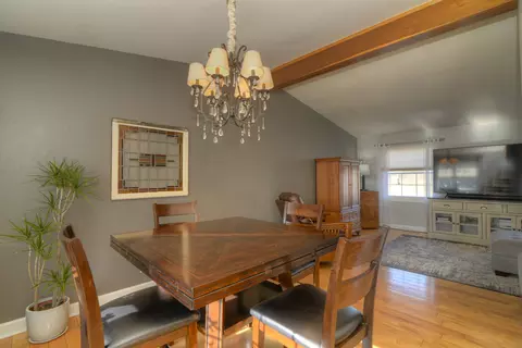 79 Brook Ln, Lindenhurst, IL 60046 photo 9