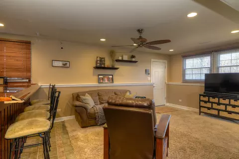79 Brook Ln, Lindenhurst, IL 60046 photo 15