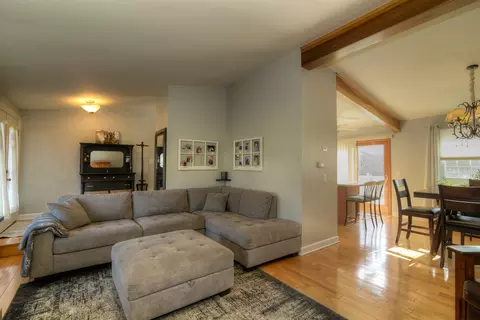 79 Brook Ln, Lindenhurst, IL 60046 photo 4