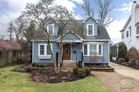 491 S Julian St, Naperville, IL 60540