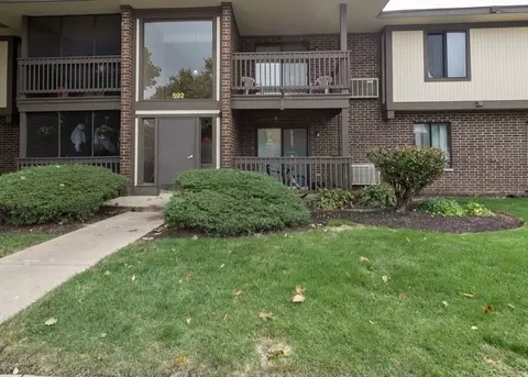 592 Somerset Ln #7, Crystal Lake, IL 60014