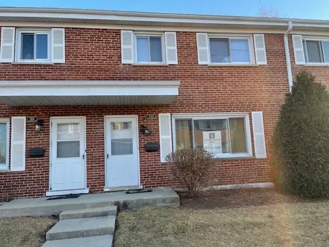 1138 N Boxwood Dr #A, Mount Prospect, IL 60056