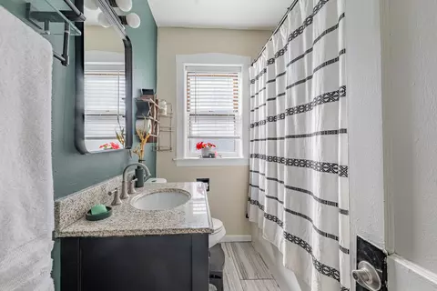 Bath - Undisclosed, Chicago, IL 60629 photo 2 of 2