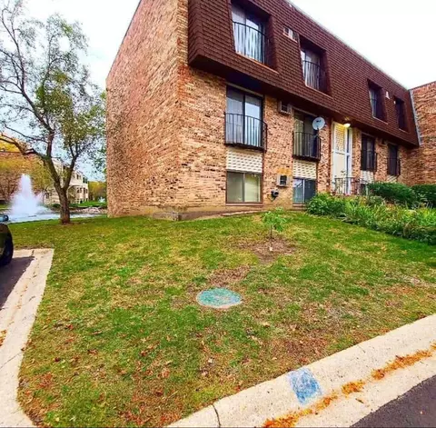 207 N Waters Edge Dr #101, Glendale Heights, IL 60139