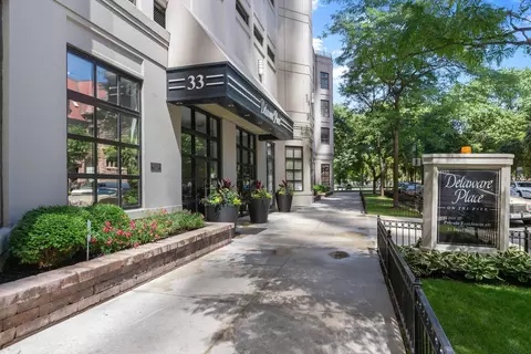 33 W Delaware Pl #22H, Chicago, IL 60610