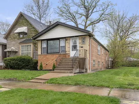8868 S Winchester Ave, Chicago, IL 60620