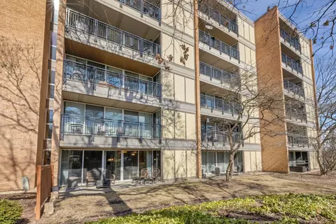 6000 Oakwood Dr #1E, Lisle, IL 60532