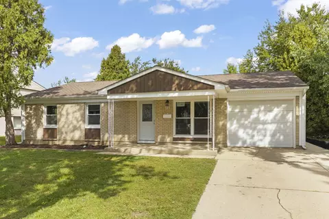 700 Pleasant Pl, Streamwood, IL 60107