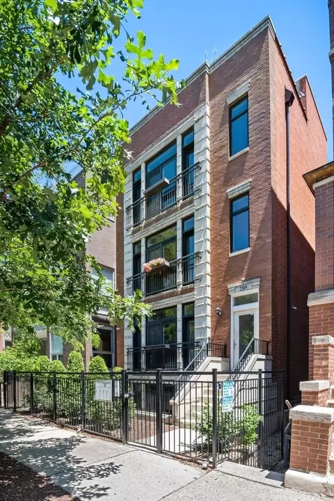 2319 N Leavitt St #3, Chicago, IL 60647