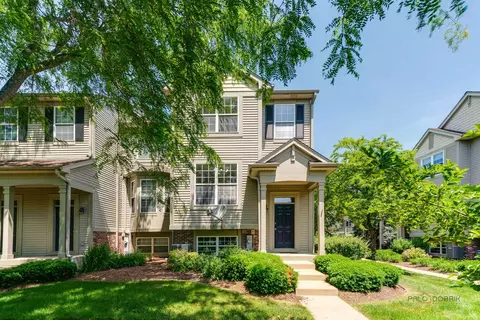 1061 Chadwick Dr, Grayslake, IL 60030
