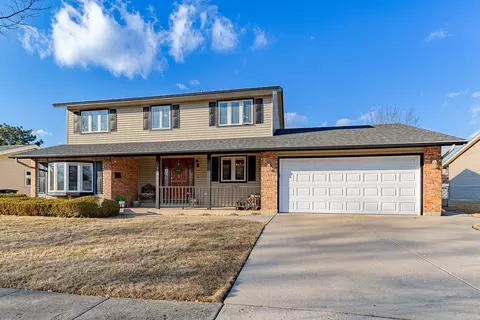 540 Gateshead South Ave, Elk Grove Village, IL 60007