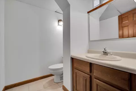 Bath - 28 E Logan St, Lemont, IL 60439 photo 4 of 4