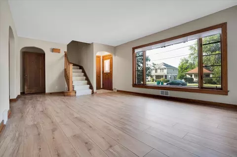 Living - 28 E Logan St, Lemont, IL 60439 photo 3 of 3