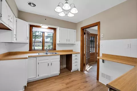 Kitchen - 28 E Logan St, Lemont, IL 60439 photo 1 of 1