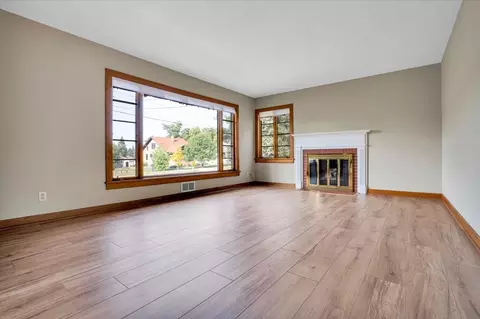Living - 28 E Logan St, Lemont, IL 60439 photo 2 of 3