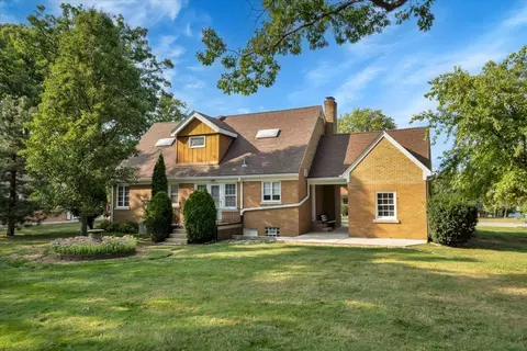 Exterior - 28 E Logan St, Lemont, IL 60439 photo 3 of 5