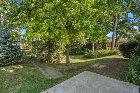 Exterior - 28 E Logan St, Lemont, IL 60439 photo 5 of 5