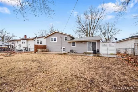 1366 Blackhawk Dr, Elgin, IL 60120 photo 26